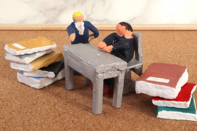 Private Japanese Tutor vs Language School: Which Path Leads to Working in Japan?